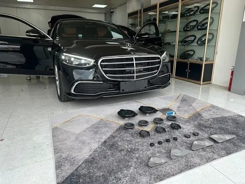 آخرین وبلاگ های شرکت در مورد سیستم صوتی مرسدس بنز S400L نیاز به ارتقا دارد؟ اسپیکرهای کوچک برلین، تویترهای چرخان و اسپیکرهای سقف برلین اضافه کنید